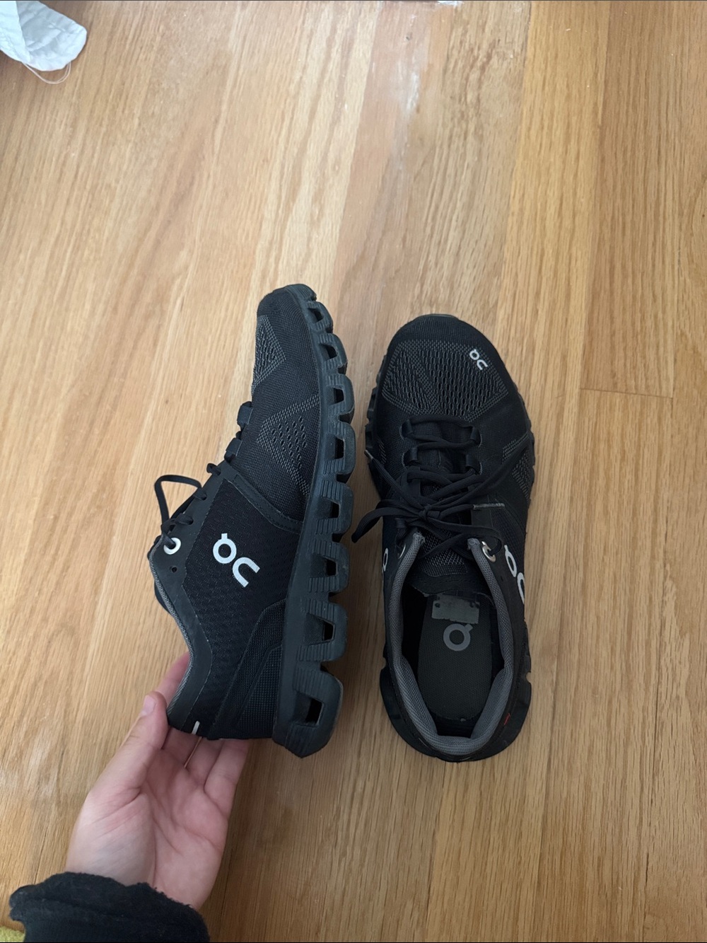 On Running Black Cloud-Style Lace-Up Sneakers